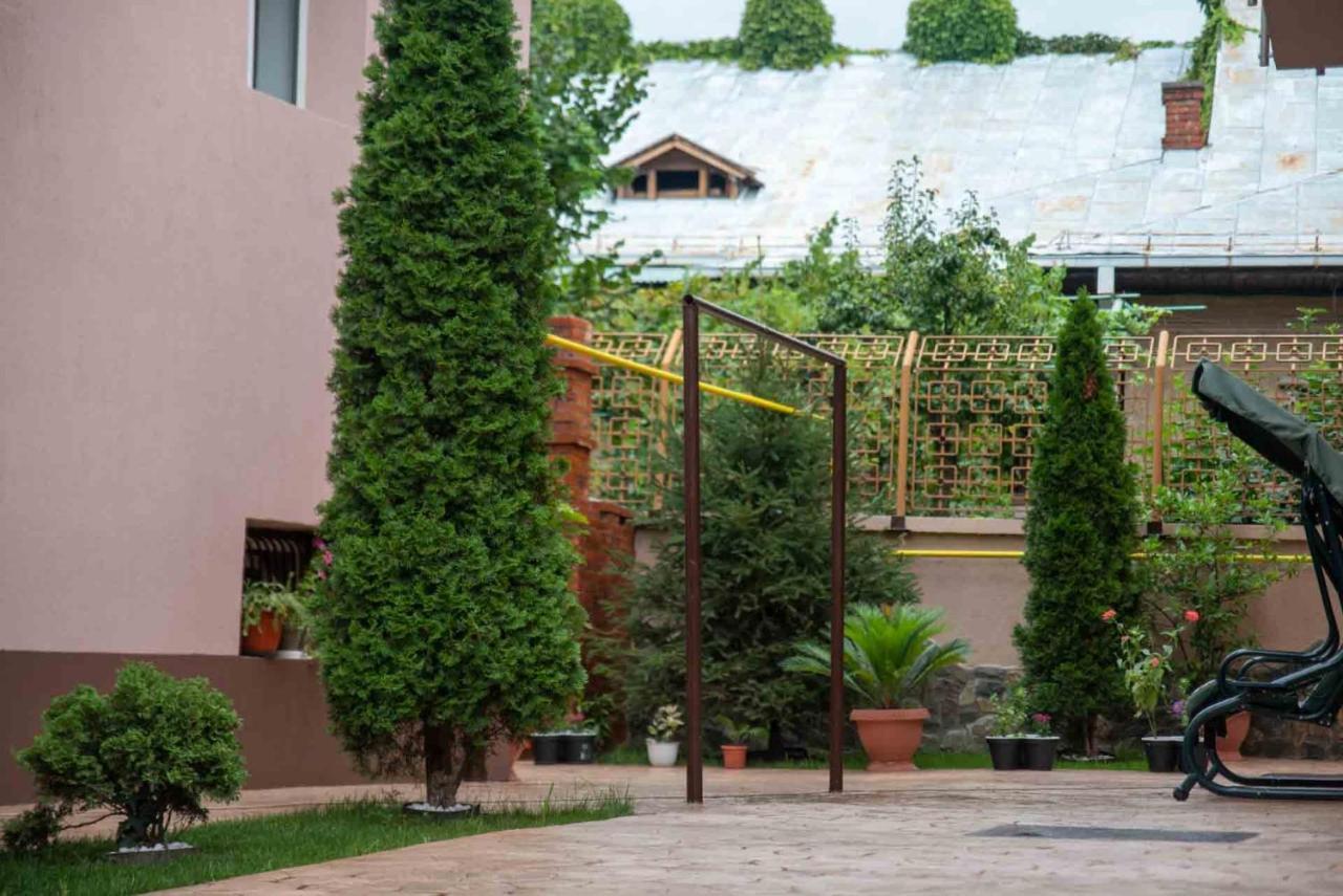 Casa Cattleya Hotel Targu Jiu Exterior photo