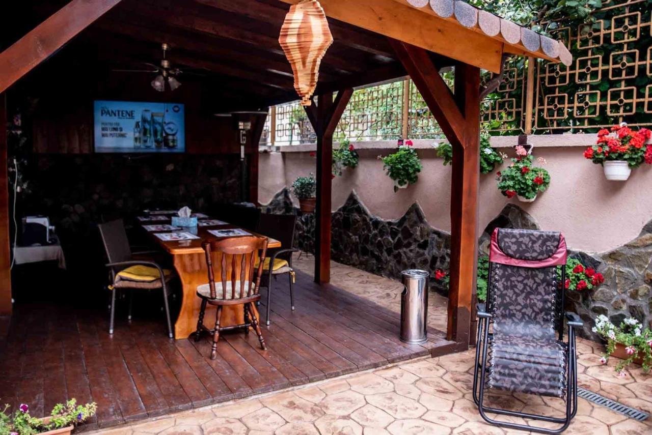 Casa Cattleya Hotel Targu Jiu Exterior photo